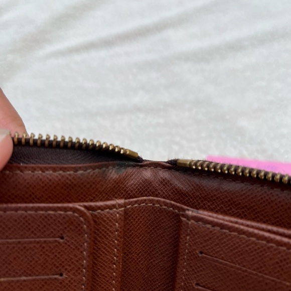 Lv Compact wallet - Picture 4 of 16